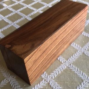 India wood gift box of tea assam nilgiri fine Darjeeling